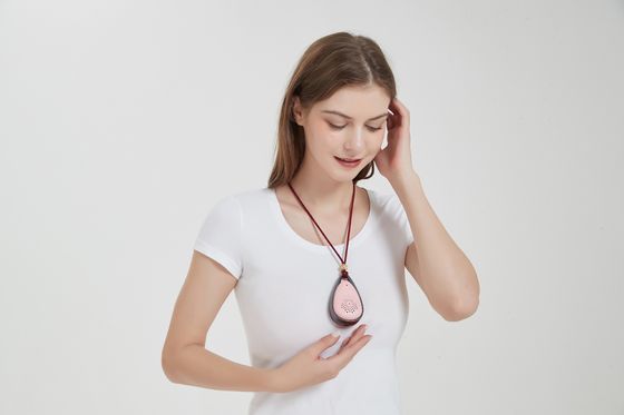 74g Plasma lạnh Máy lọc không khí nhỏ có thể đeo Bảo vệ bản thân khỏi cúm và dị ứng