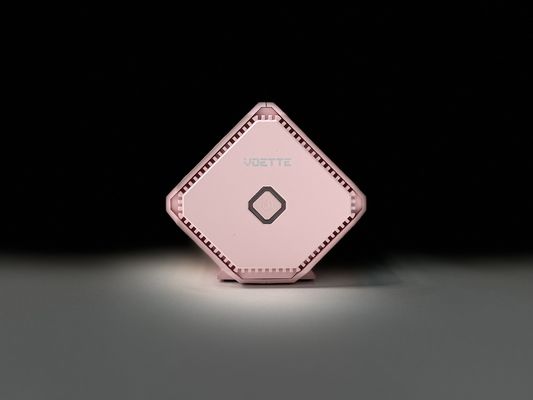 Máy lọc không khí màu trắng nhỏ gọn cho không gian nhỏ và xe ô tô loại bỏ khói thuốc lá và mùi xì gà