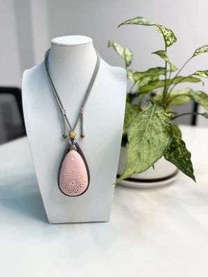 Máy lọc không khí nhỏ gọn 96 * 56 * 33mm Có thể đeo 21 giờ hoạt động liên tục Pin 850mAh cực kỳ yên tĩnh