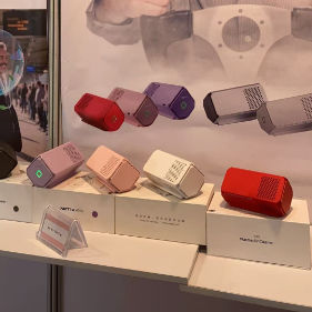 Máy lọc không khí ô tô tùy chỉnh được chấp nhận với dòng điện 100mA, trọng lượng tịnh 0.29kg và tuổi thọ động cơ 4000 giờ